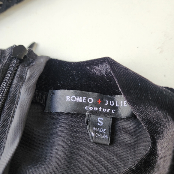 Romeo and Juliet Couture Black Velvet W/ Sheer Lace Trim Dress Stretch Sz S - Picture 15 of 16